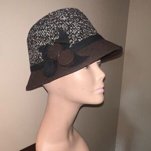 Women’s Tweed Cloche Bucket Hat Size 7- Never Worn